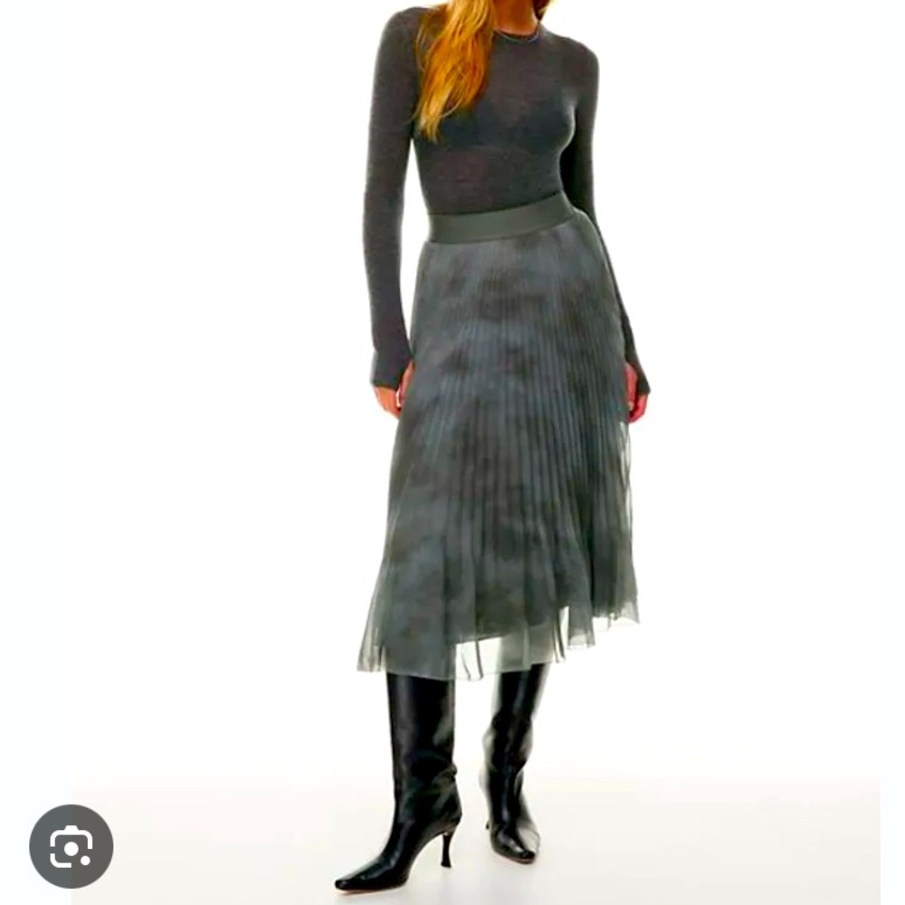 NEW ARITZIA New Twirl Coal Grey Elegant Pleated Skirt Size S|P